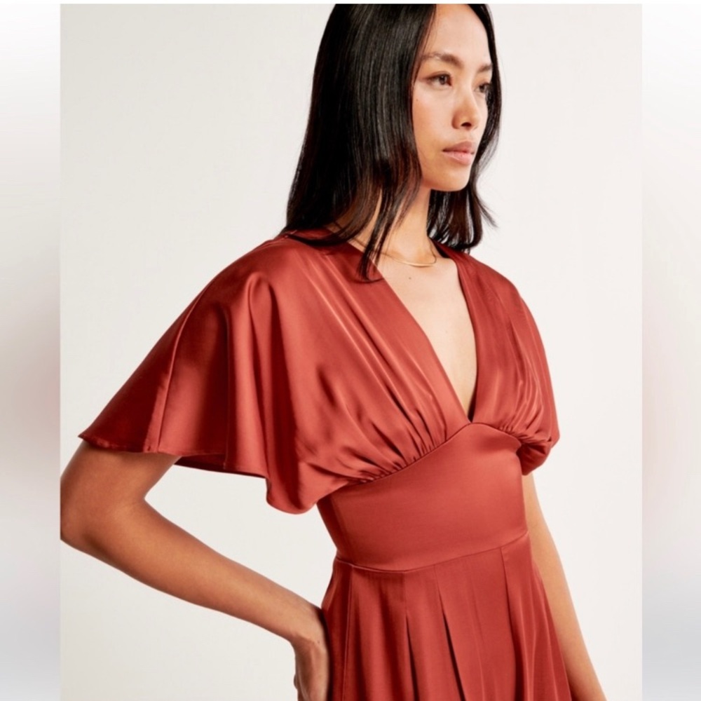 🍁Abercrombie & Fitch Angel Sleeve Satin
Jumpsuit NEW - Picture 7 of 7